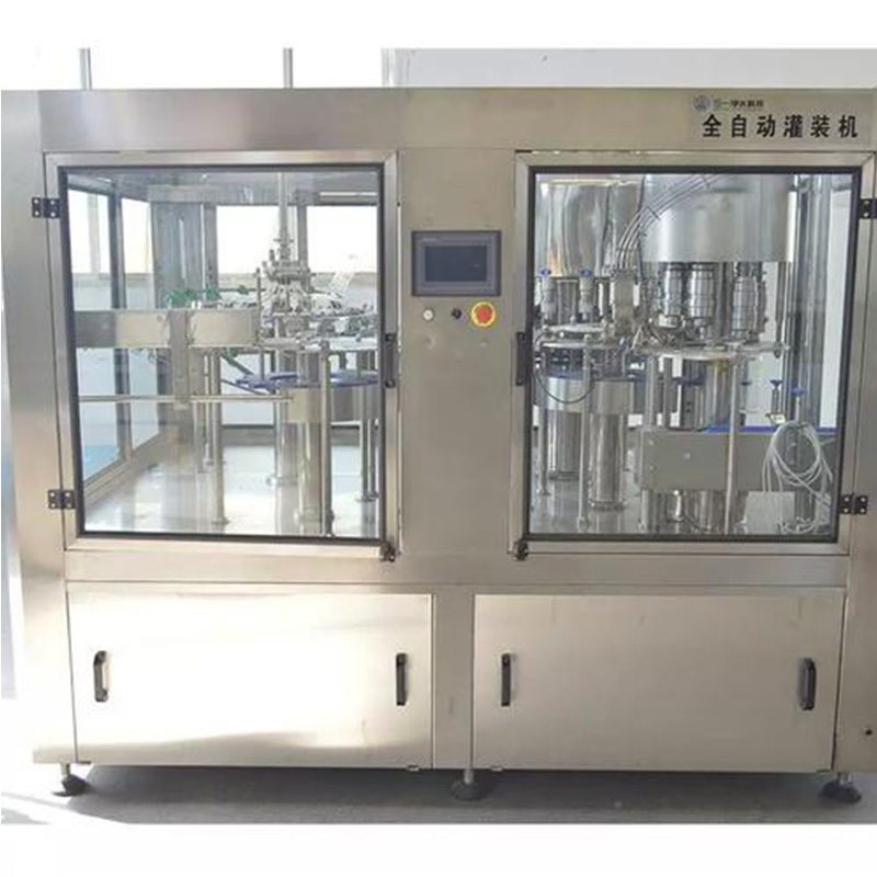 Plastic Bottle Water Filling Machine Equipment Gravity Flow Bottling Filler Stable Liquid Filling Machinery for Beverage&Drinking Water Production Line