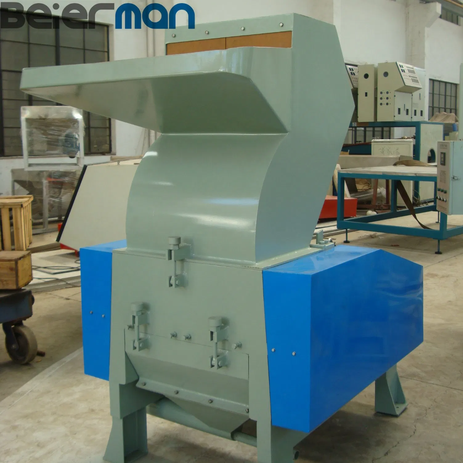 Plastic PS PP Idpe PVC HDPE Glass Pet Bottle Crushing Machine Crusher