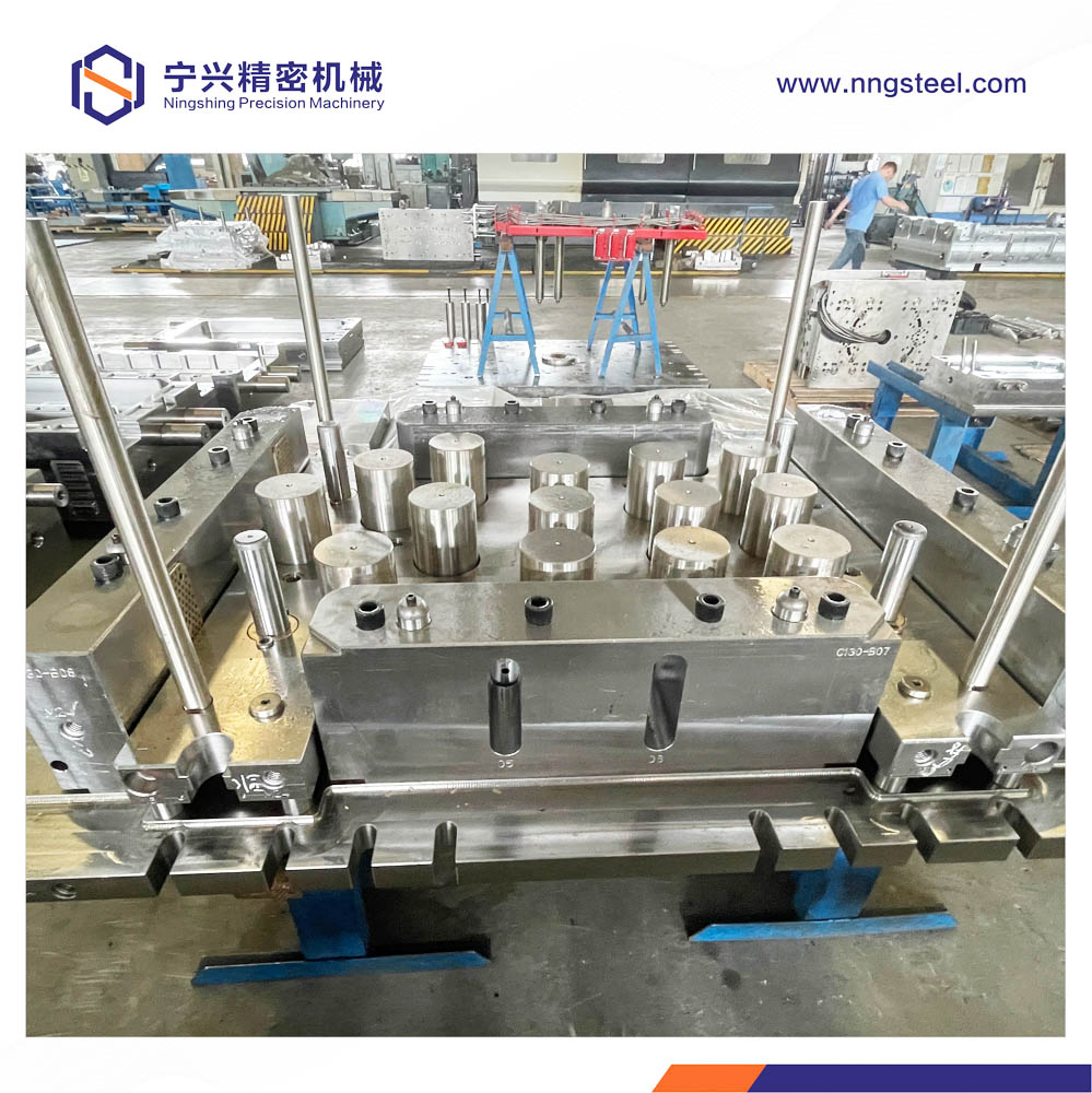 Plastic ABS/PC/PA66/POM/TPU/PP/PVC/Pet/HDPE/as/PMMA Injection Mould Parts Hot Runner Over-Molding Double Color Mold for Pet Containers/Bottle/Packaging