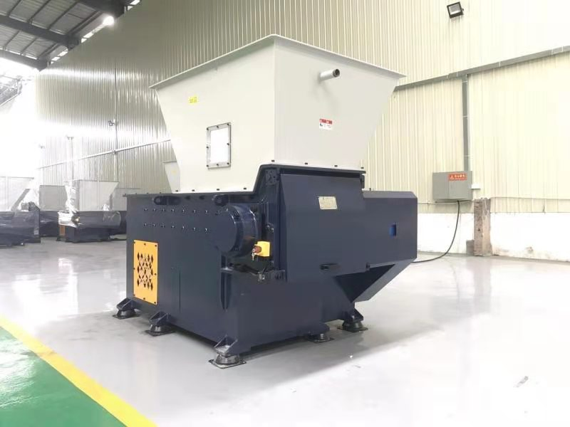 Single Shaft Strong Plastic Bottle Shredder Crusher Recycling Plastic Grinder Machine