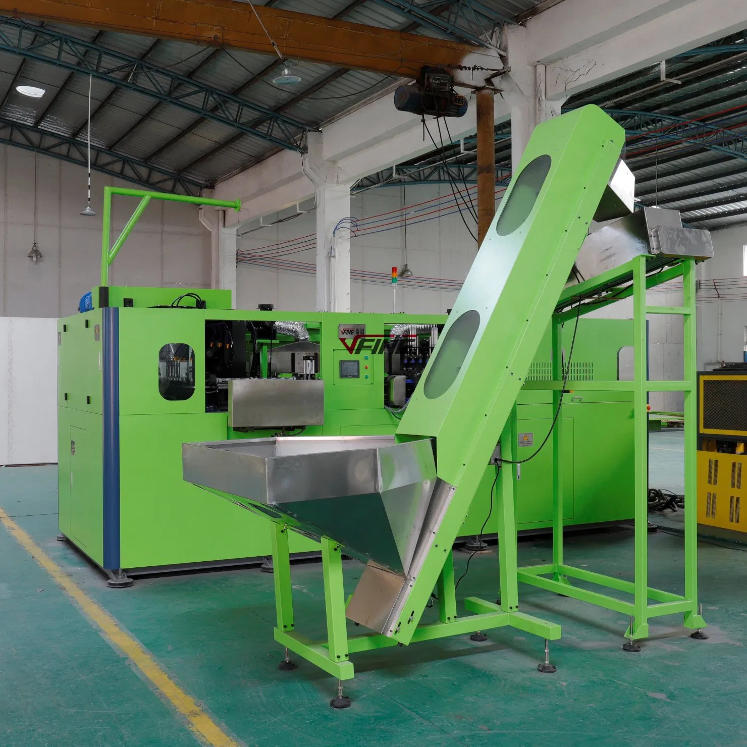 Fully Automatic 4 Cavity Hot Fill Pet Bottle Stretch Blow Blower Blowing Molding Making Manufacturing Moulding Molder Machine Price for Sale China Manufacturers