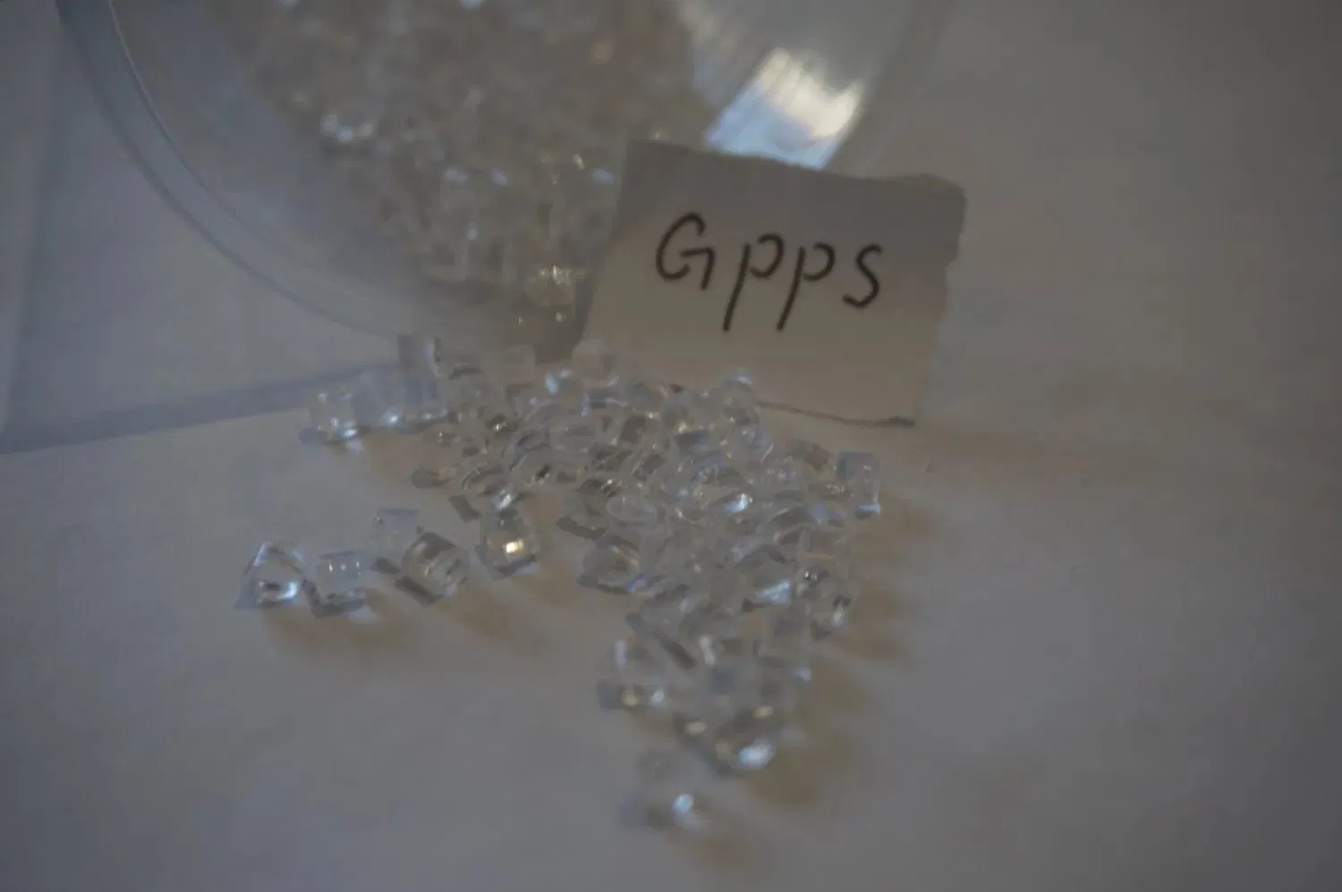 GPPS 525 Pet Plastic Raw Material Injection Molded for Vediotape and Plastic Toys Polystyrene/PS/GPPS/HIPS/EPS Granules