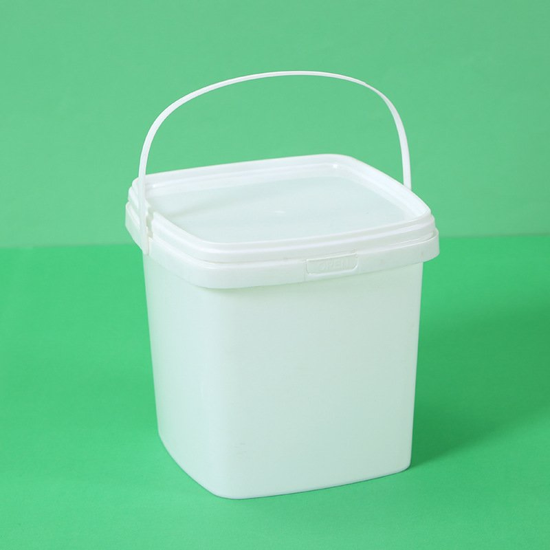 Available in Various Sizes 4.5L 5L 10L 12L 16L 18L 20L 25L 40L Wholesale Pricing Customizable Plastic Container