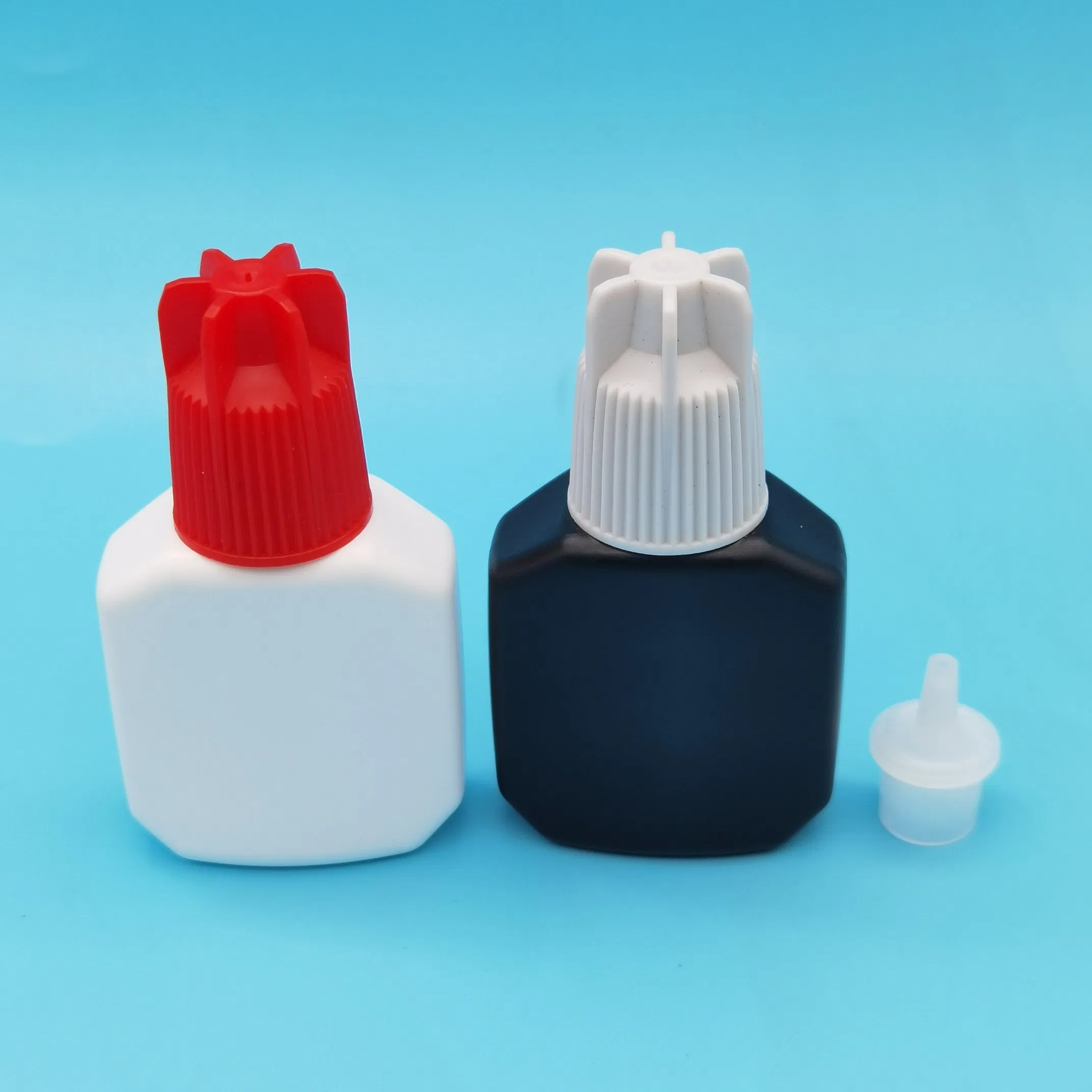 Customizable OEM Plastic Bottle Perfume Bottle HDPE Glue Bottle Pet Bottle for Glue/ Beauty Makeup/Phony Eyelashes (15 ml)