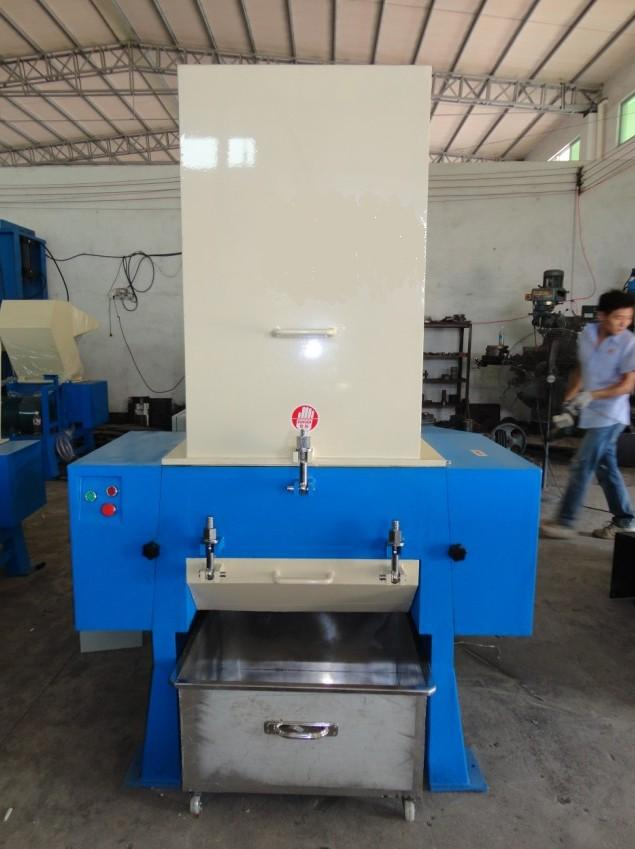 New Type of Pet Bottle Granulator