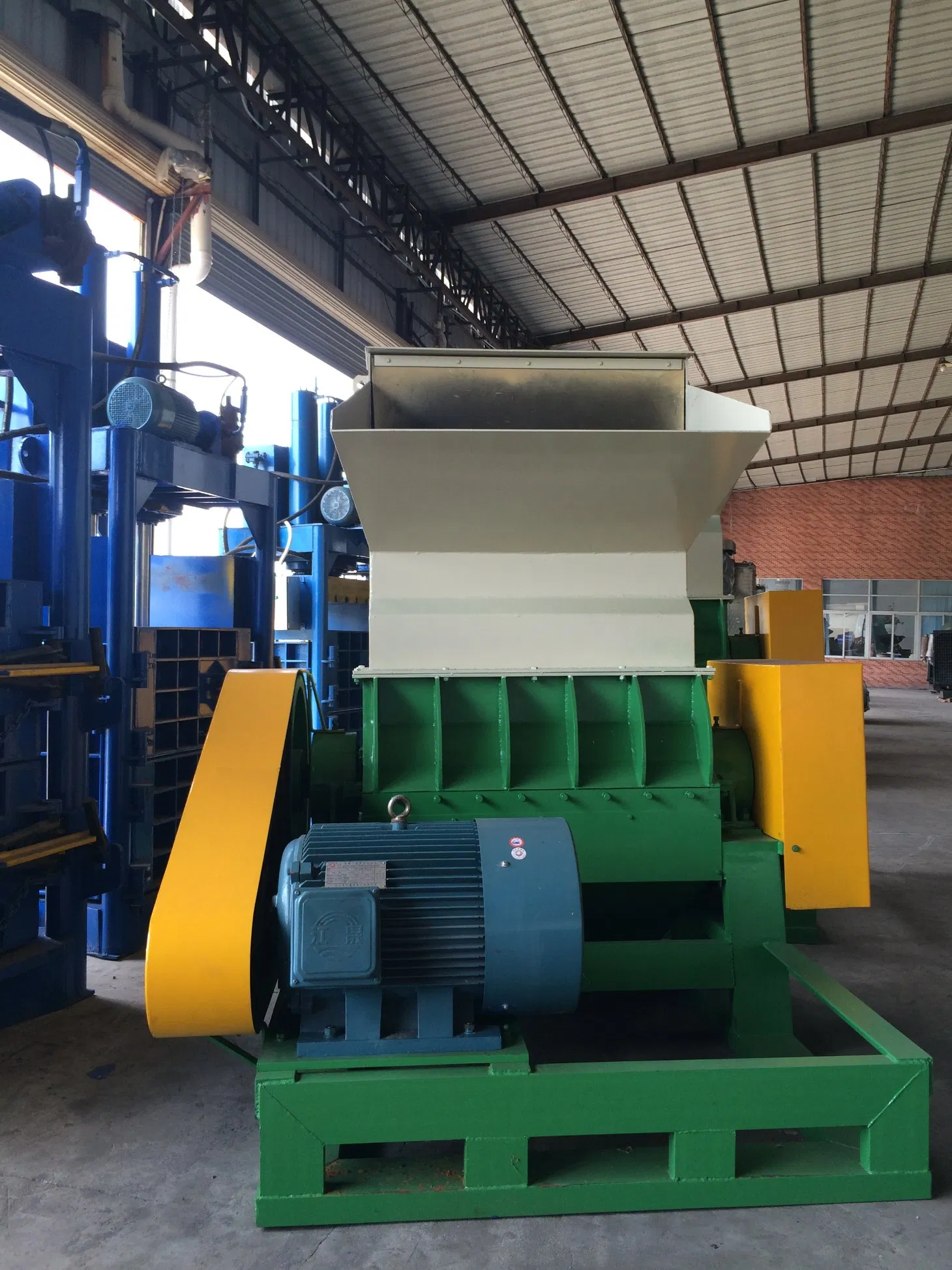 Plastic Crusher for Barrel Plastic Bottle