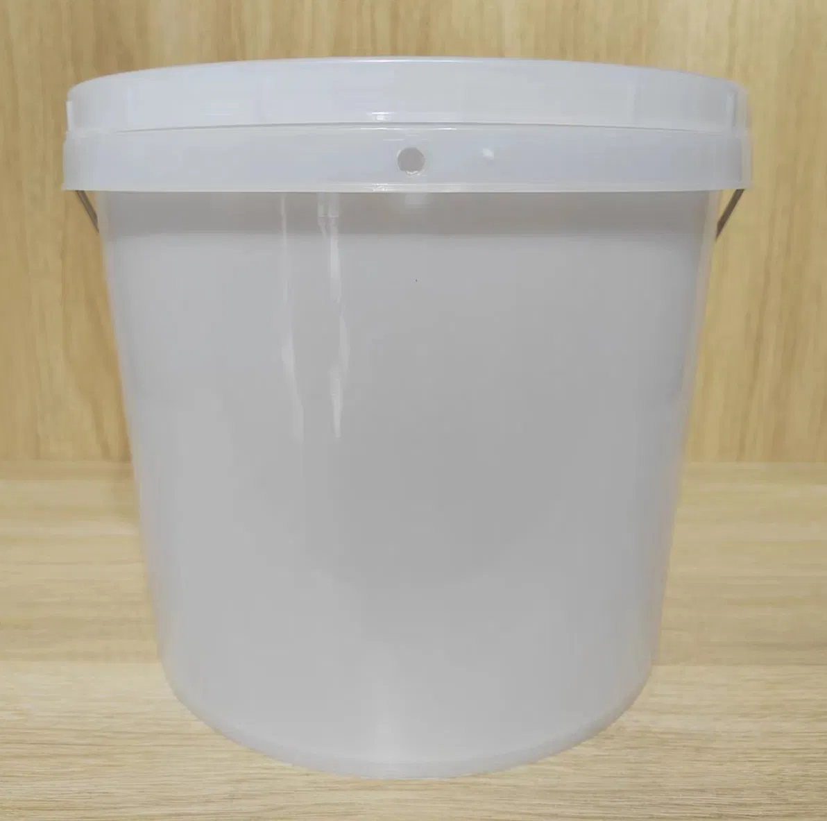 7L Food Grade Plastic Containers Round Bucket with Screw Lid
