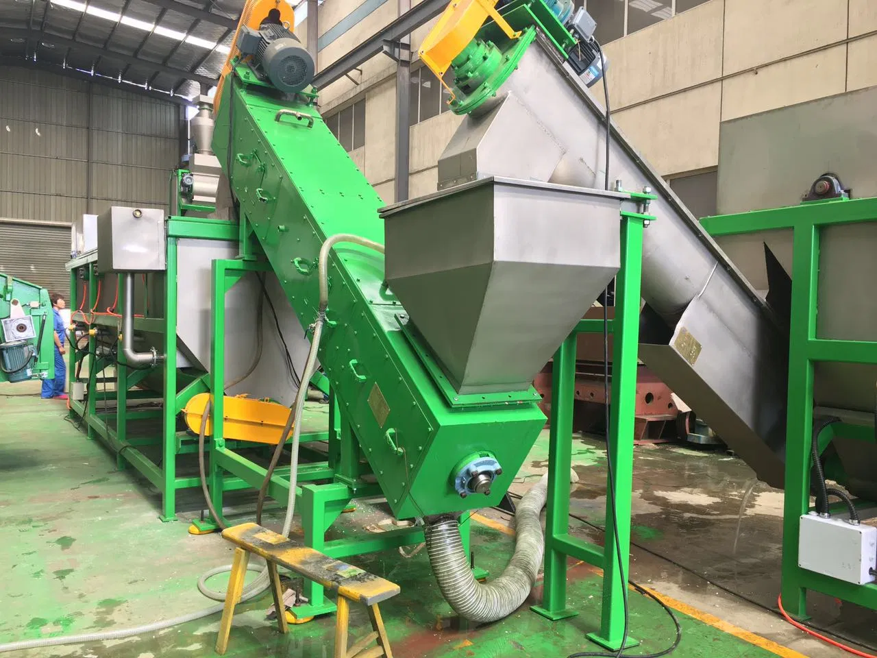 Waste Plastic Bottle Crushing Washing Recycling Line for HDPE Bottles, Milk Bottles, Shampoo Bottles